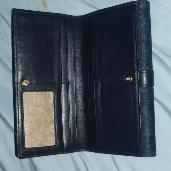 Micheal kors wallet - Picture 8 of 8